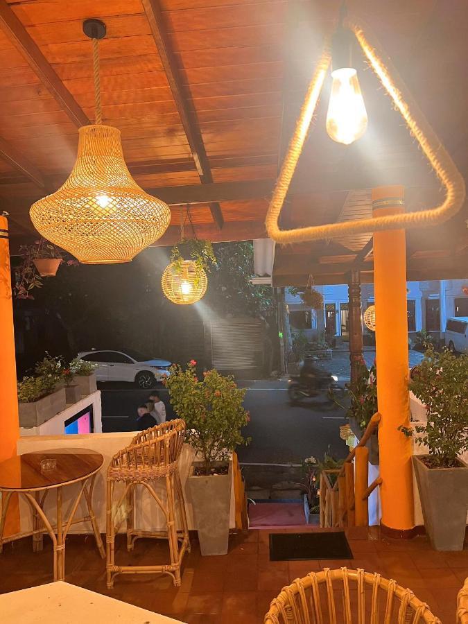 Hummus Hostel Hikkaduwa Exterior foto