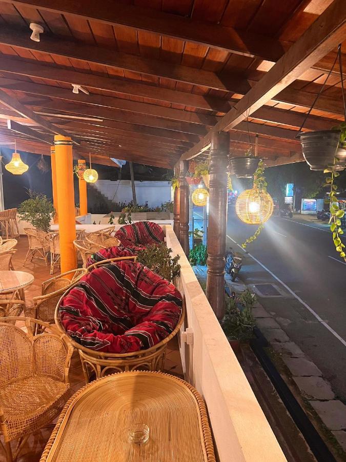 Hummus Hostel Hikkaduwa Exterior foto