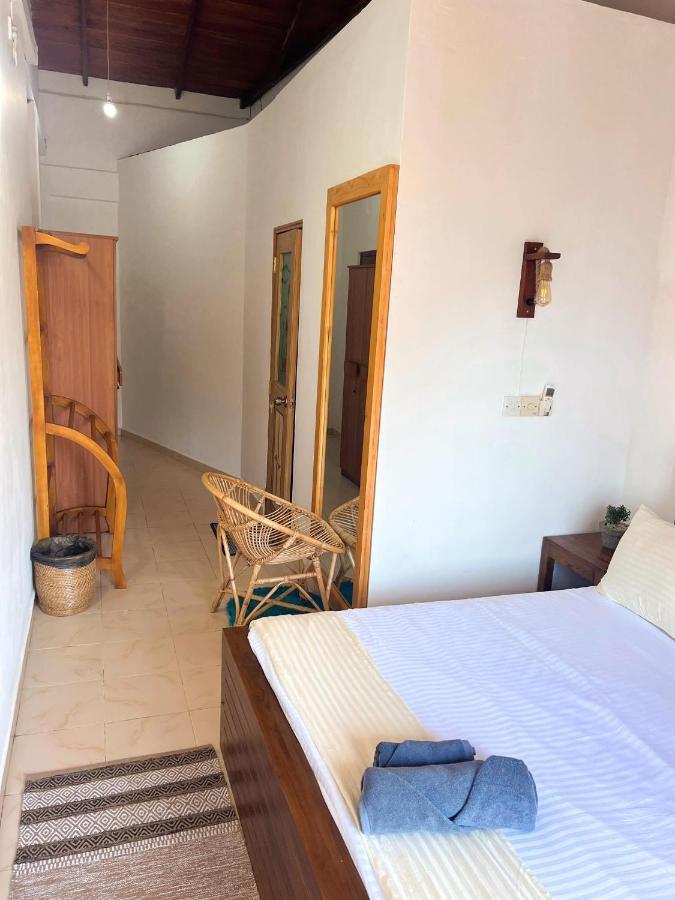 Hummus Hostel Hikkaduwa Exterior foto