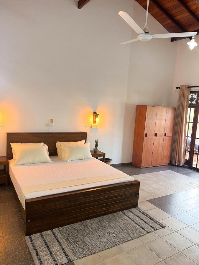 Hummus Hostel Hikkaduwa Exterior foto