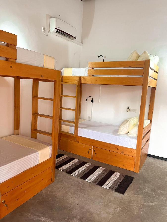 Hummus Hostel Hikkaduwa Exterior foto