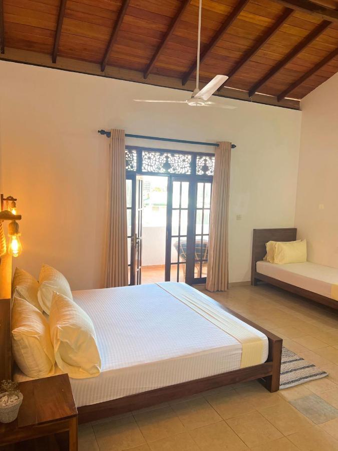 Hummus Hostel Hikkaduwa Exterior foto