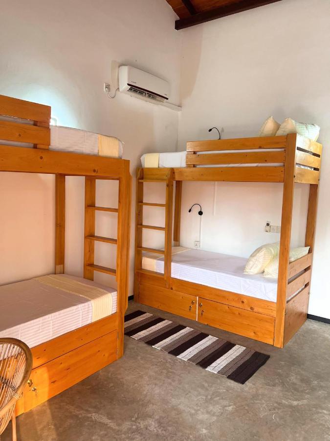 Hummus Hostel Hikkaduwa Exterior foto