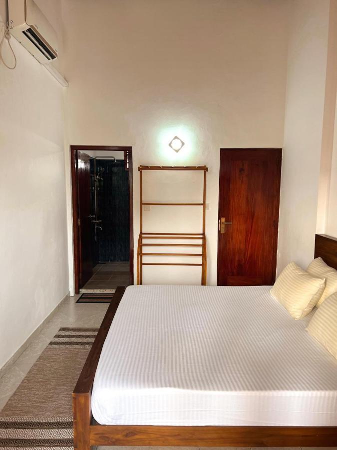Hummus Hostel Hikkaduwa Exterior foto