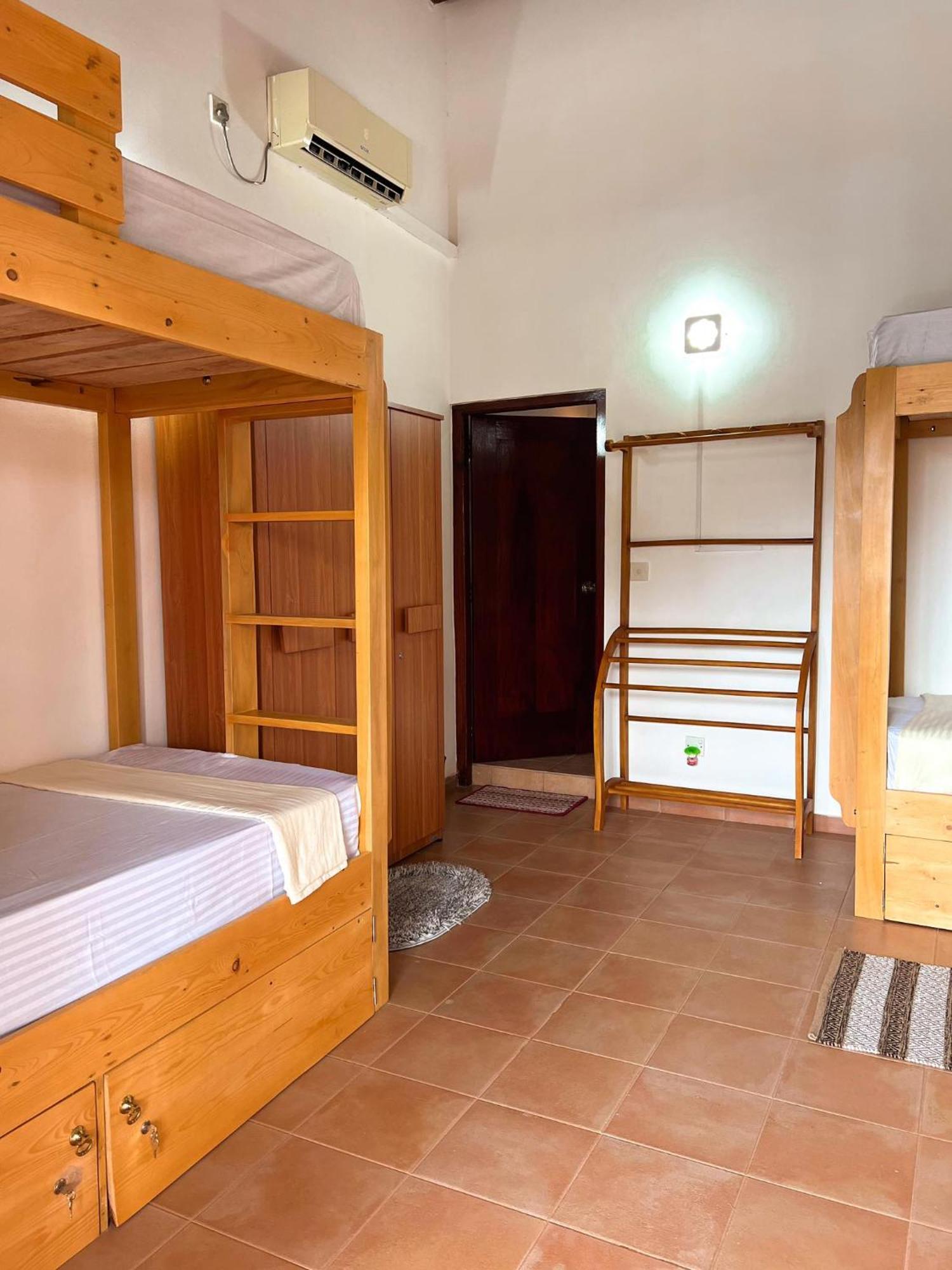 Hummus Hostel Hikkaduwa Exterior foto