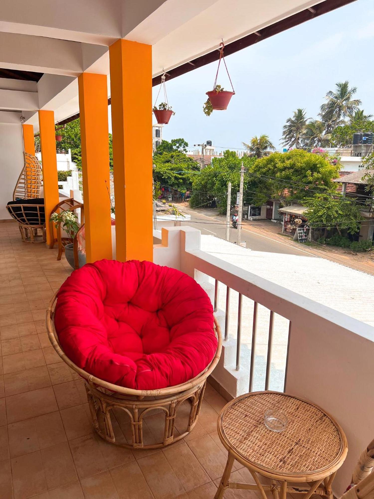 Hummus Hostel Hikkaduwa Exterior foto